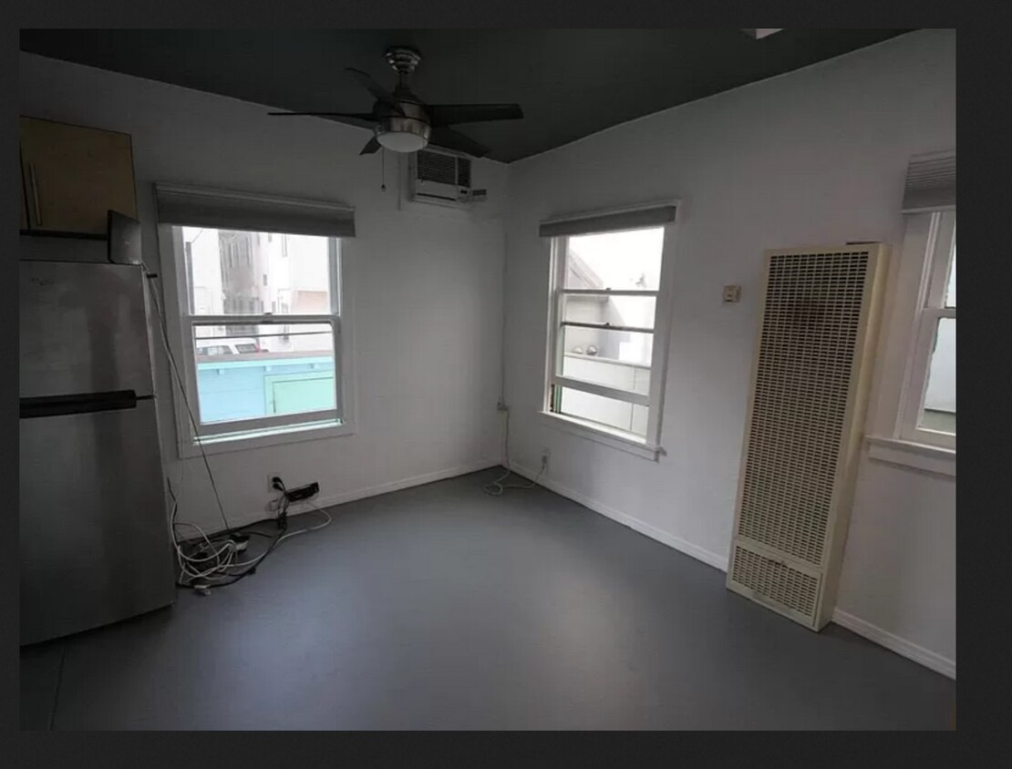 Primary Photo - 45 Ozone Ave