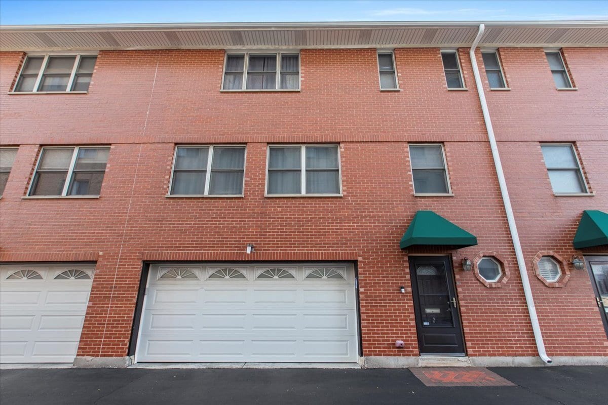 Primary Photo - 7322 Randolph St