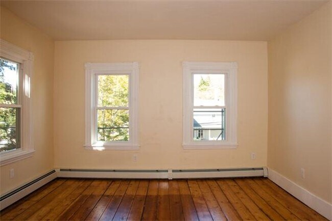 Building Photo - barrows