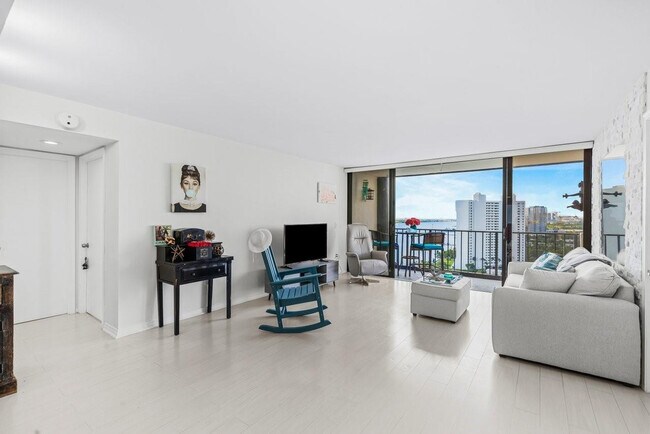 Foto del edificio - 5600 N Flagler Dr