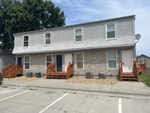 Building Photo - 628 S Lakehurst Dr