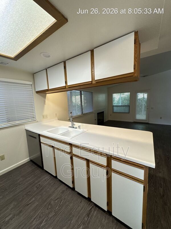 Foto del edificio - 4944 Westgate Ct