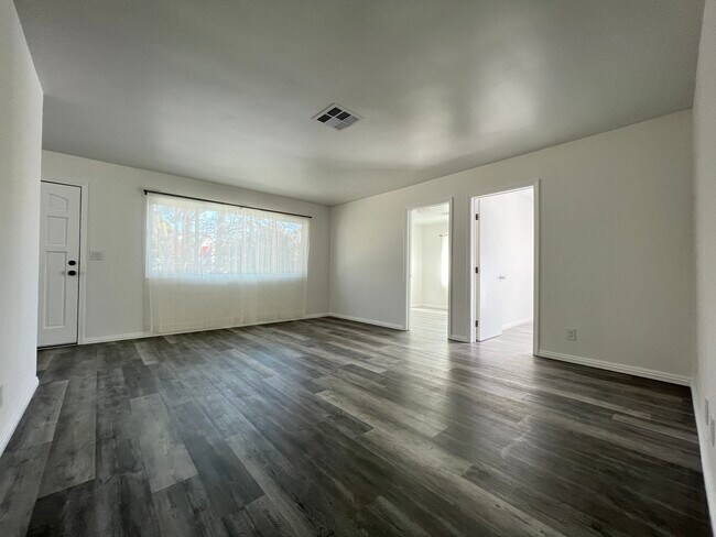 Living Room - 5222 La Madera Ave