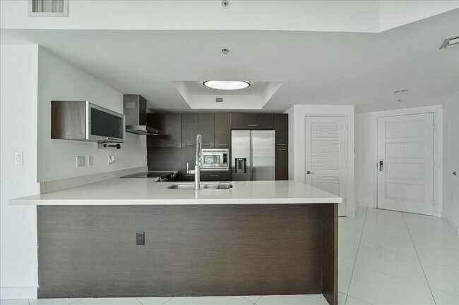 Building Photo - 200 Sunny Isles Blvd