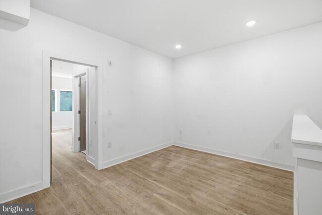 Foto del edificio - 669 N 39th St