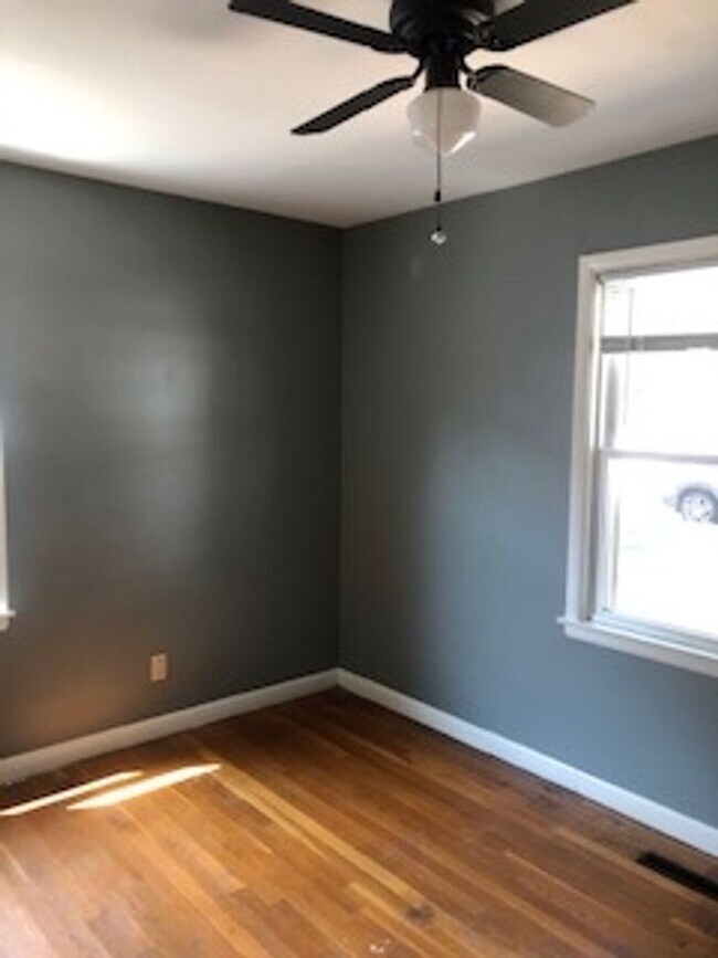 Foto del edificio - 223 E 20th St