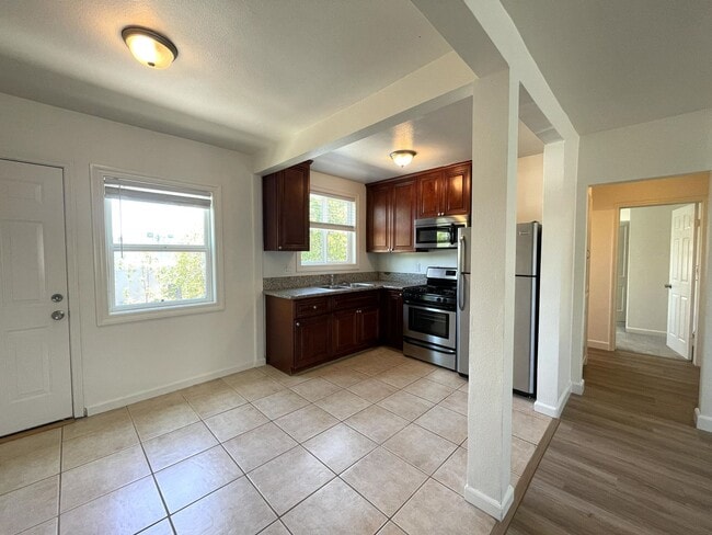 Building Photo - 4327 McClintock St