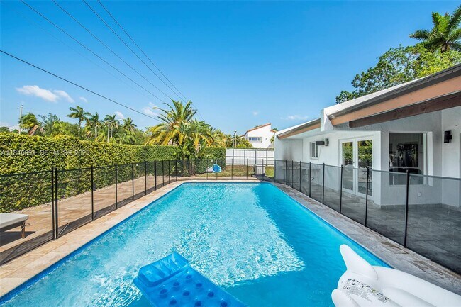 Foto del edificio - 5901 SW 56th Terrace