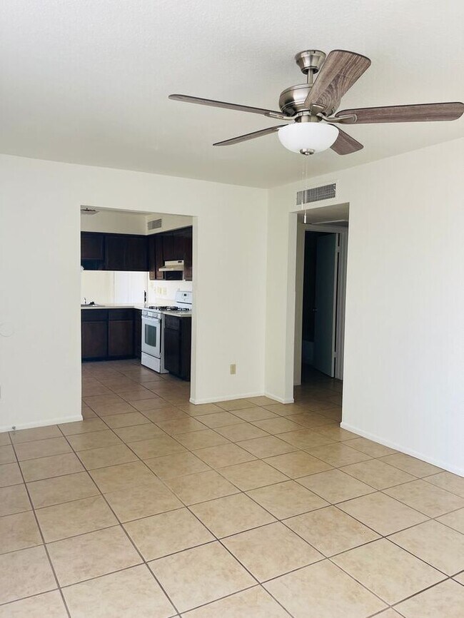 Building Photo - COMING SOON! 3 Bedroom/ 2 Bath with Conven...