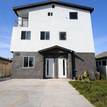 Building Photo - 1731 E 68th St