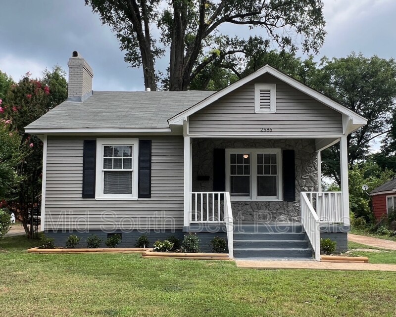 Primary Photo - 2586 Larose Ave