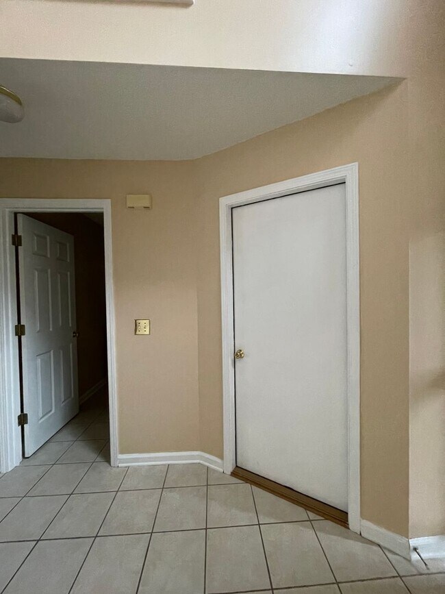 Foto del edificio - 135 S Spring View Dr
