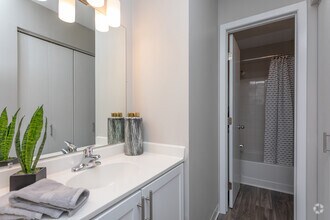 2BR, 2BA - 1,100 SF - Audenn Apartments