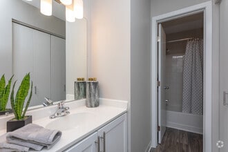 2BR, 2BA - 1,100 SF - Audenn Apartments