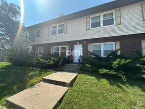 Building Photo - 5831 Creekview Ct W