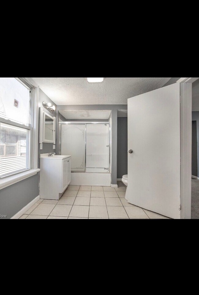 Foto del edificio - 7815 Jeffries Ave