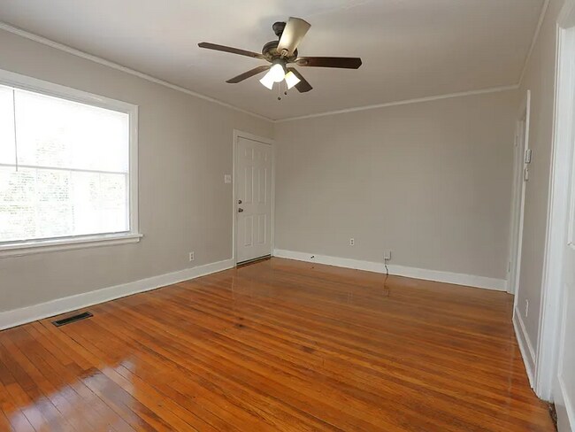 Foto del edificio - 314 N Summit St