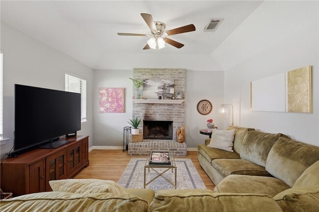 Building Photo - 3821 Brighton Dr