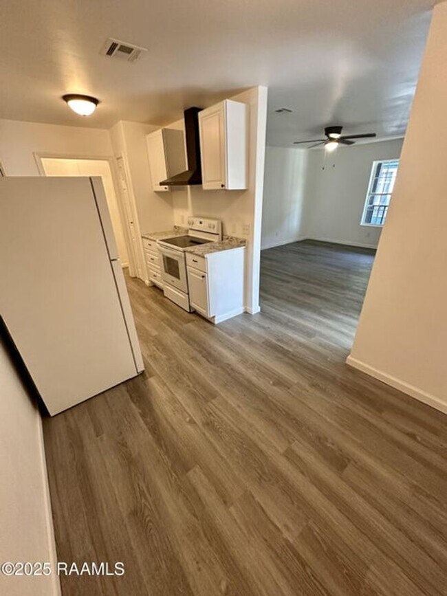 Foto del edificio - 216 Marigny Cir