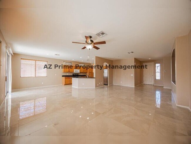 Building Photo - 123 W Elmwood Pl