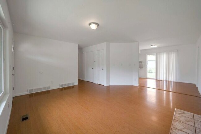 Building Photo - Updated Provo Home w yard + attached 2 car!