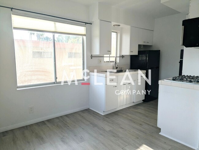 Building Photo - Two Bedroom Condo