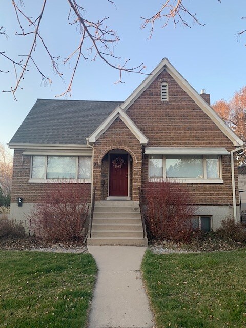 Building Photo - 219 E 500 N