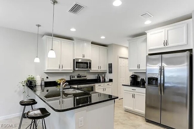 Building Photo - 12123 Mahogany Cove St