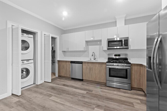 Foto del edificio - 680 Grand St