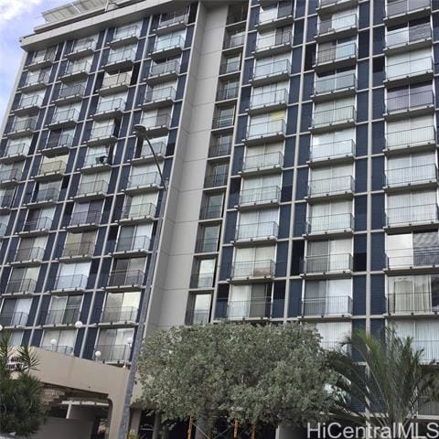 Building Photo - 1650 Kanunu St