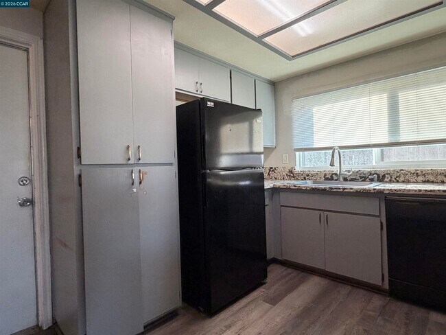 Building Photo - 2406 White Birch Dr