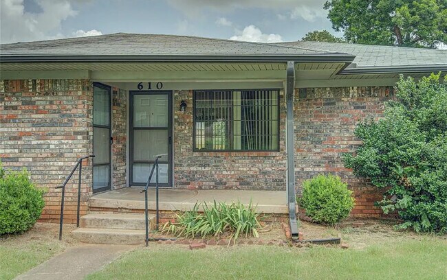Foto del edificio - 610 N 6th Ave