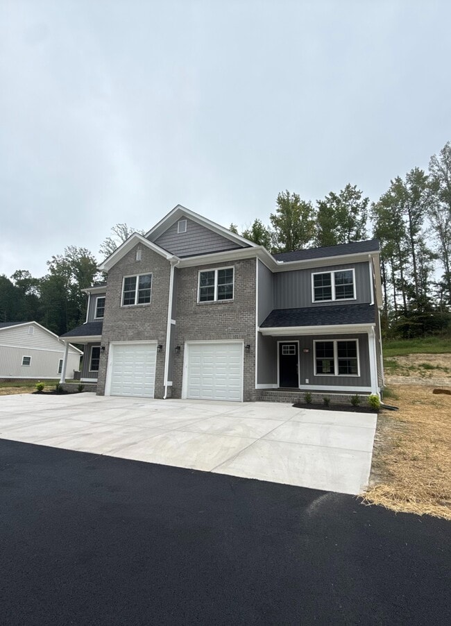 Building Photo - 6673 Sandy Ridge Rd