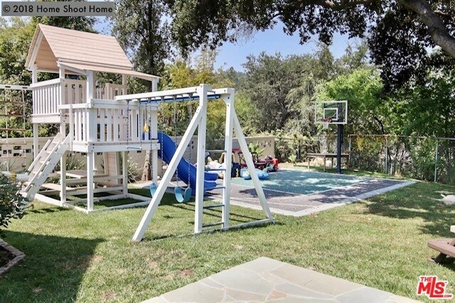 Building Photo - 2445 Vista Laguna Terrace