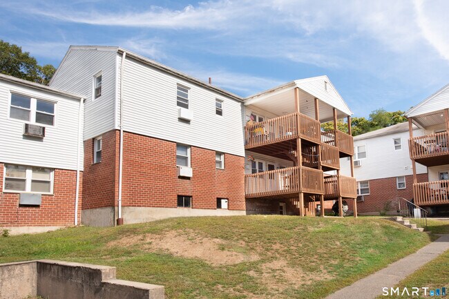 Foto del edificio - 153 Cherry Hill Dr