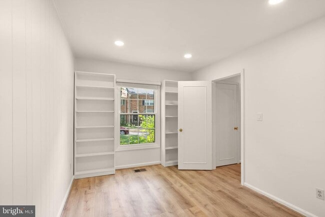 Building Photo - 8330 Wickham Rd