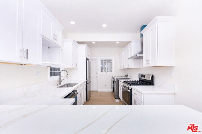 Foto del edificio - 1205 Oak Hill Ave