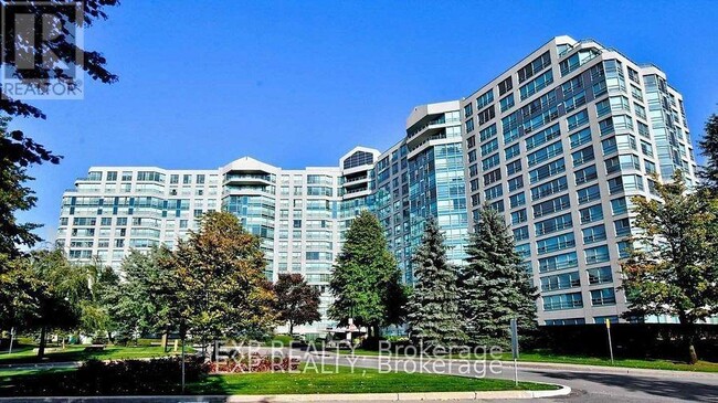 Building Photo - 7805-7805 Bayview Ave