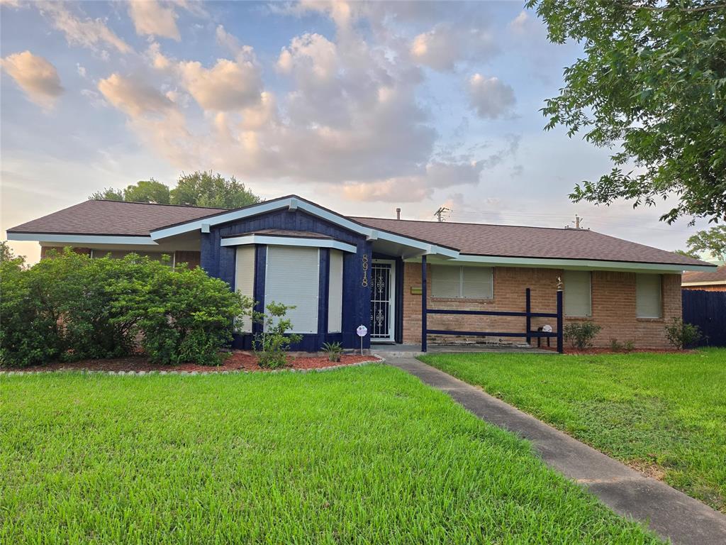 Foto principal - 8918 Mobud Dr