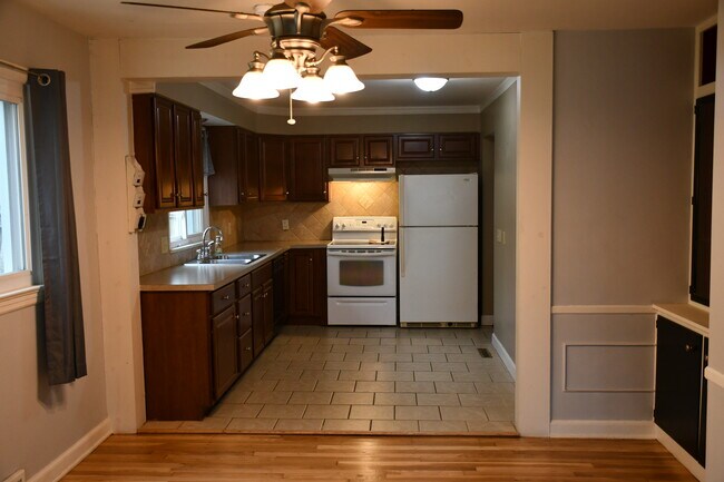 Foto del edificio - 689 E Dominion Blvd