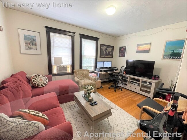 Building Photo - 40 Linden Ave