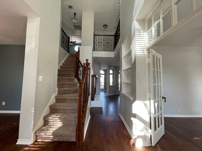 Building Photo - 2718 Bordeaux Dr