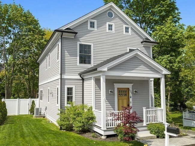 Building Photo - 171 Phipps St