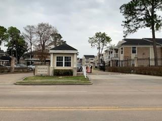 Foto principal - 2750 Holly Hall St