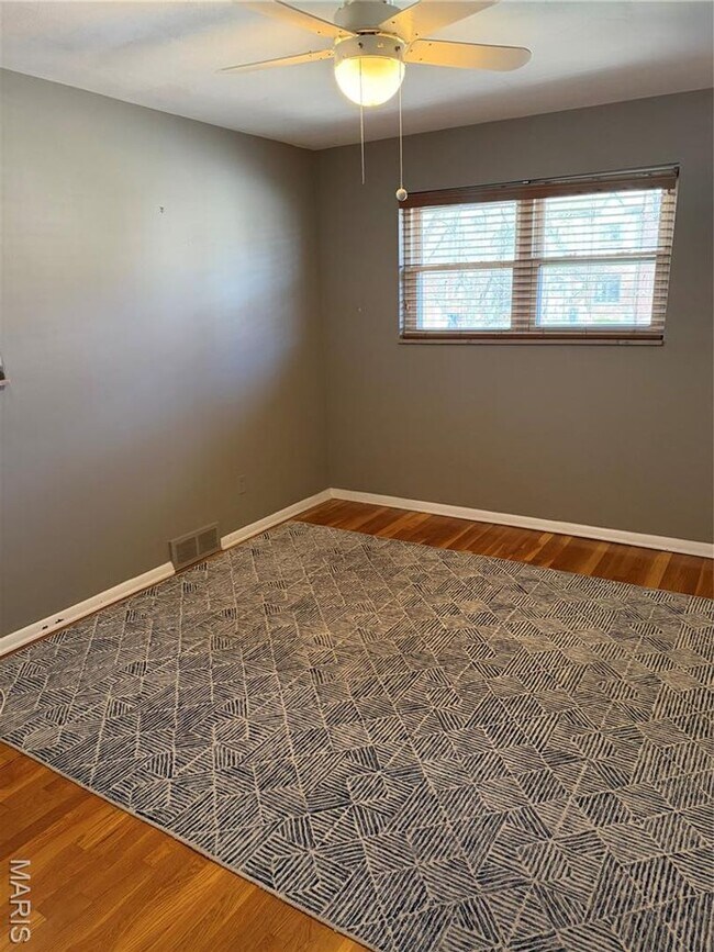 Foto del edificio - 7828 Cornell Ave