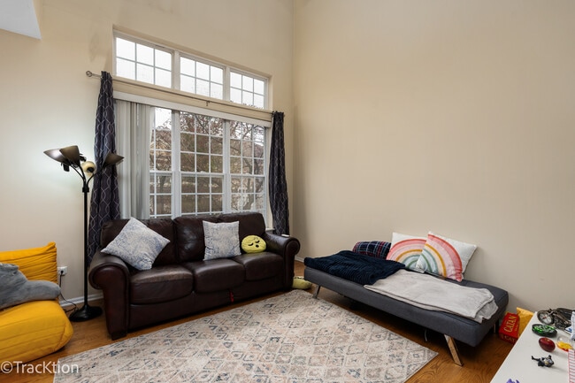 Foto del edificio - 449 Vaughn Cir