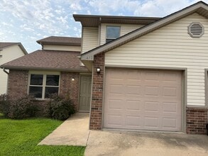 Building Photo - 1416-1418-1418 Greensboro Dr