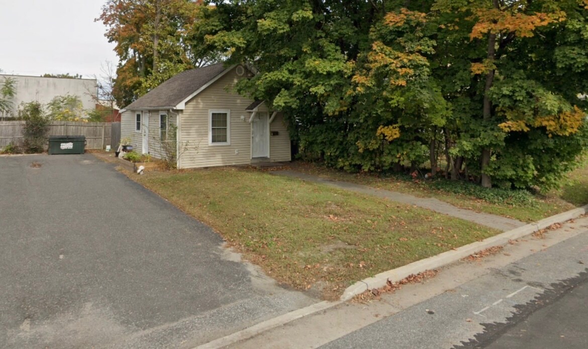 Foto principal - 9 Maple Ave