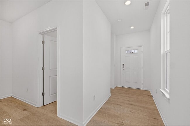 Building Photo - 15946 Meadow Frost Ct