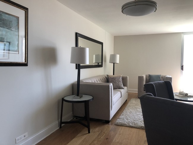 Foto del edificio - 6033 N Sheridan Rd